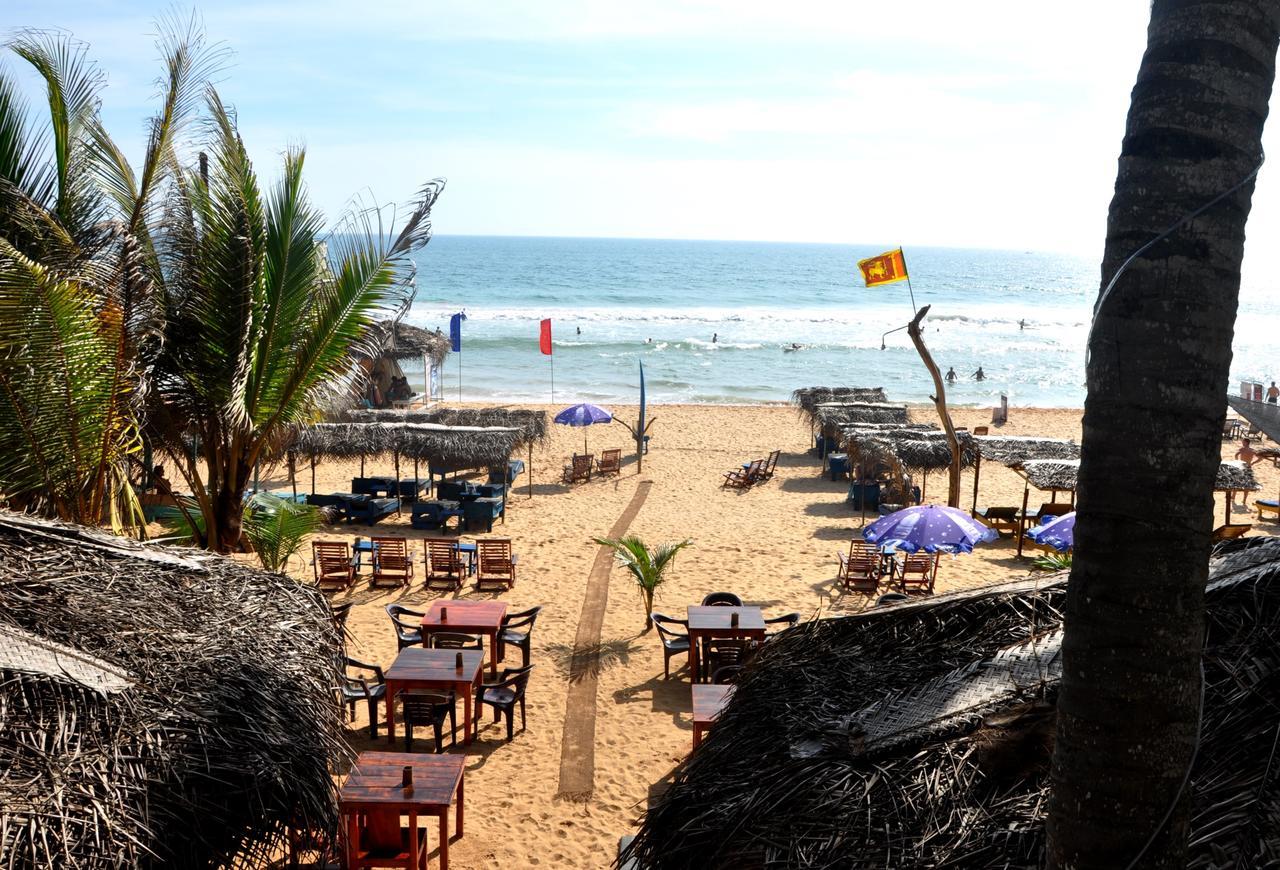 Copacabana Beach Hotel Hikkaduwa Exterior foto